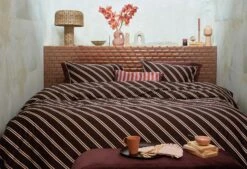 VTwonen Vt Wonen Diagonal Dekbedovertrek Dark Red 9 VTwonen Vt Wonen Diagonal Dekbedovertrek Dark Red -Exporteren Droomnest Winkel diagonal dark red 01 mood