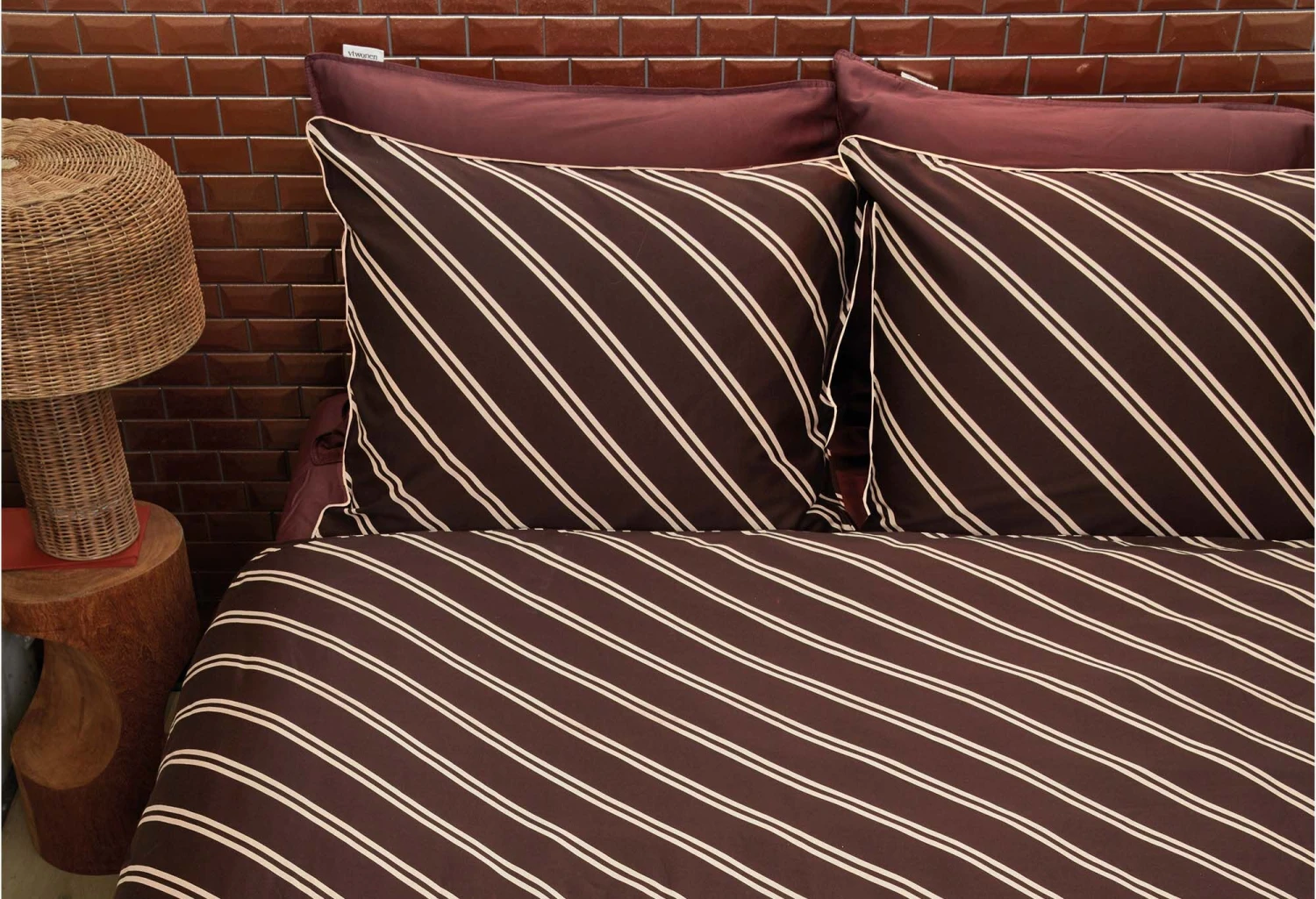 VTwonen Vt Wonen Diagonal Dekbedovertrek Dark Red 6 VTwonen Vt Wonen Diagonal Dekbedovertrek Dark Red - Afbeelding 6