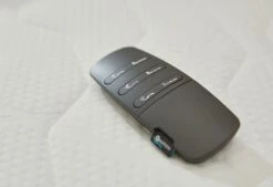 Boxspring Home 250 - Snel Leverbaar -Exporteren Droomnest Winkel home 250 detail afstandbediening 1