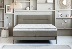 Boxspring Lifestyle By Vtwonen Cinnamon 17 Boxspring Lifestyle By Vtwonen Cinnamon -Exporteren Droomnest Winkel ls cinnamon major thyme front kaal